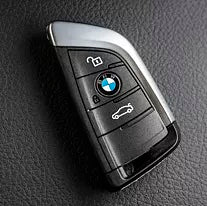 Comment remplacer la pile de clé pour BMW X1