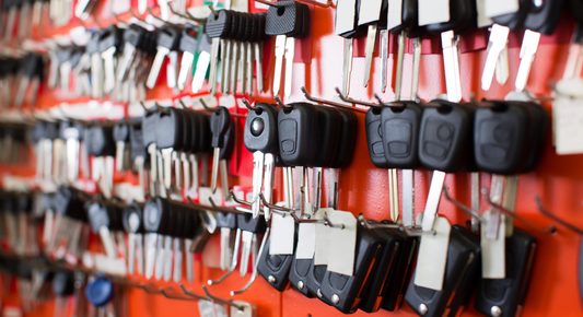 Quels sont les outils indispensables pour changer la pile de clé de voiture